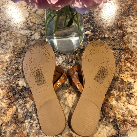 RESTOCK!! Tan Sandals - Picture 4 of 4